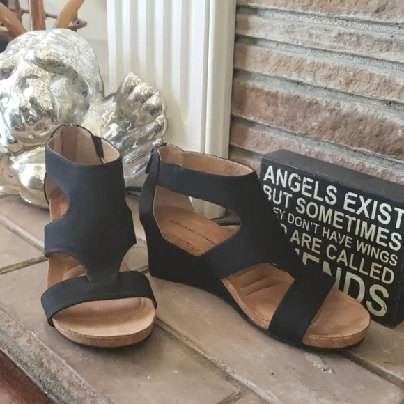 Adrienne Vittadini Tricia Wedge Size 9 - Picture 13 of 13